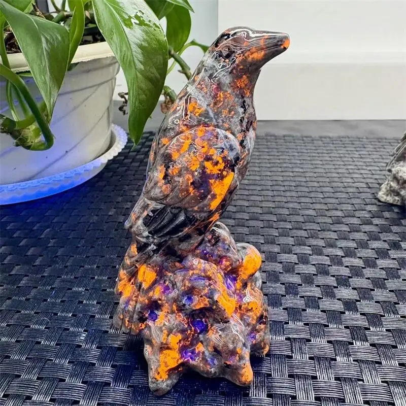 Natural Yooperlite Crow Carving Figurine Room Ornament Healing Gem Collection Decoration 1pcs