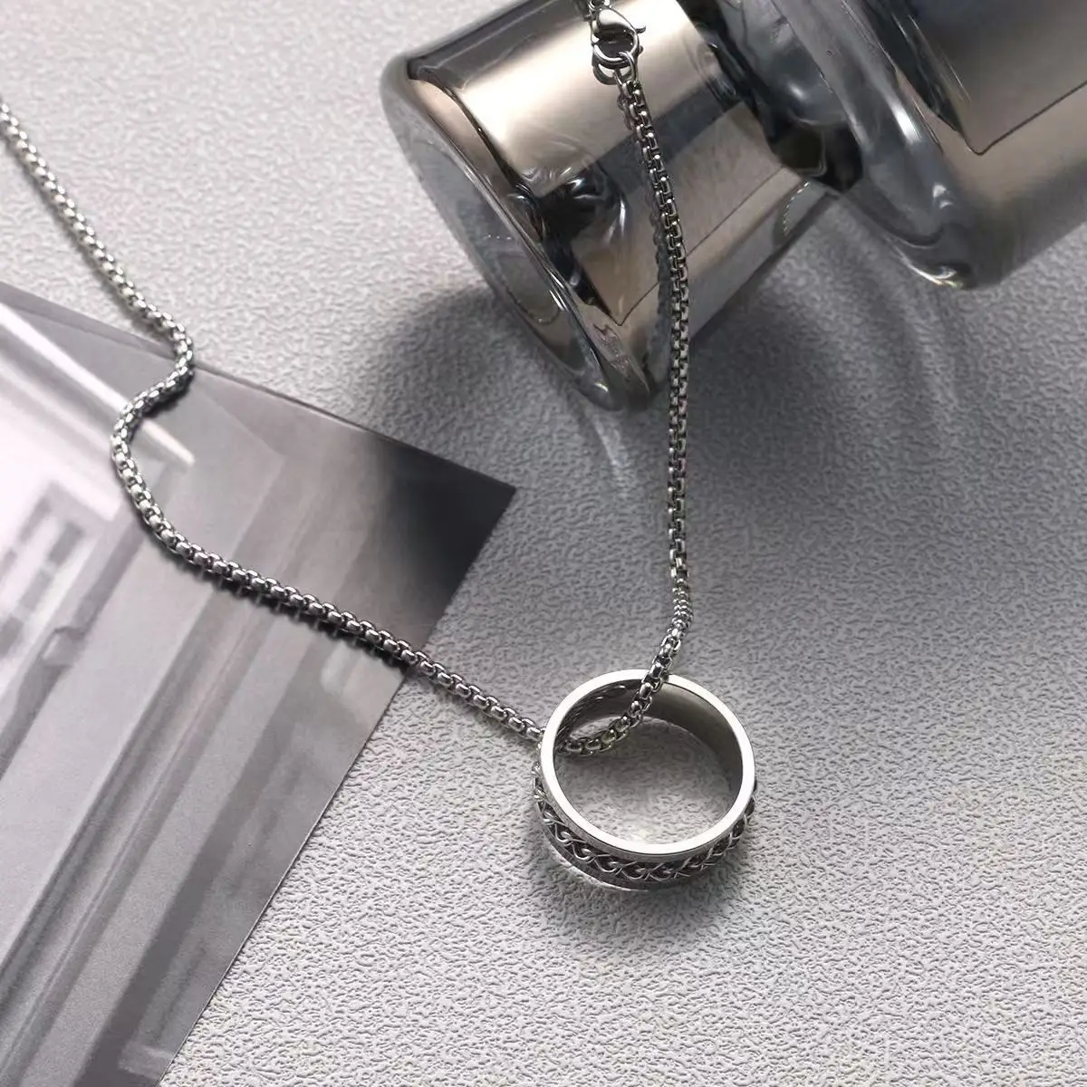 Hip Hop Punk Rotatable Chain Spinner Ring Pendant Necklace for Men Stainless Steel Box Chain Punk Cool Jewelry Gift Necklaces