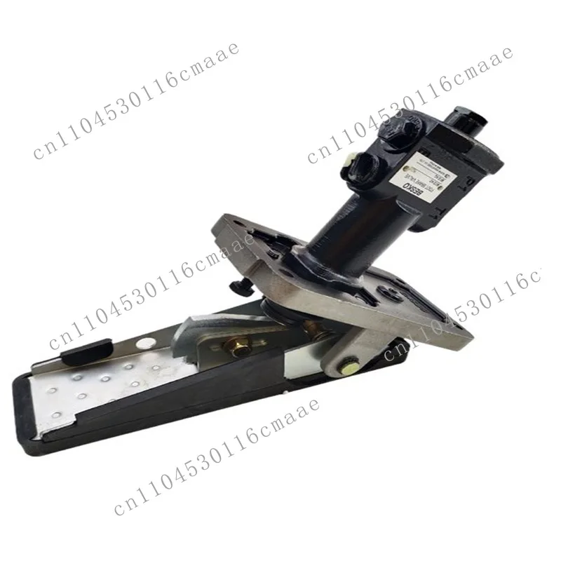 Suitable for Forklift Accessories, Hyundai 110D-7E Air Brake Master Cylinder, Accelerator Pedal, Brake Pedal