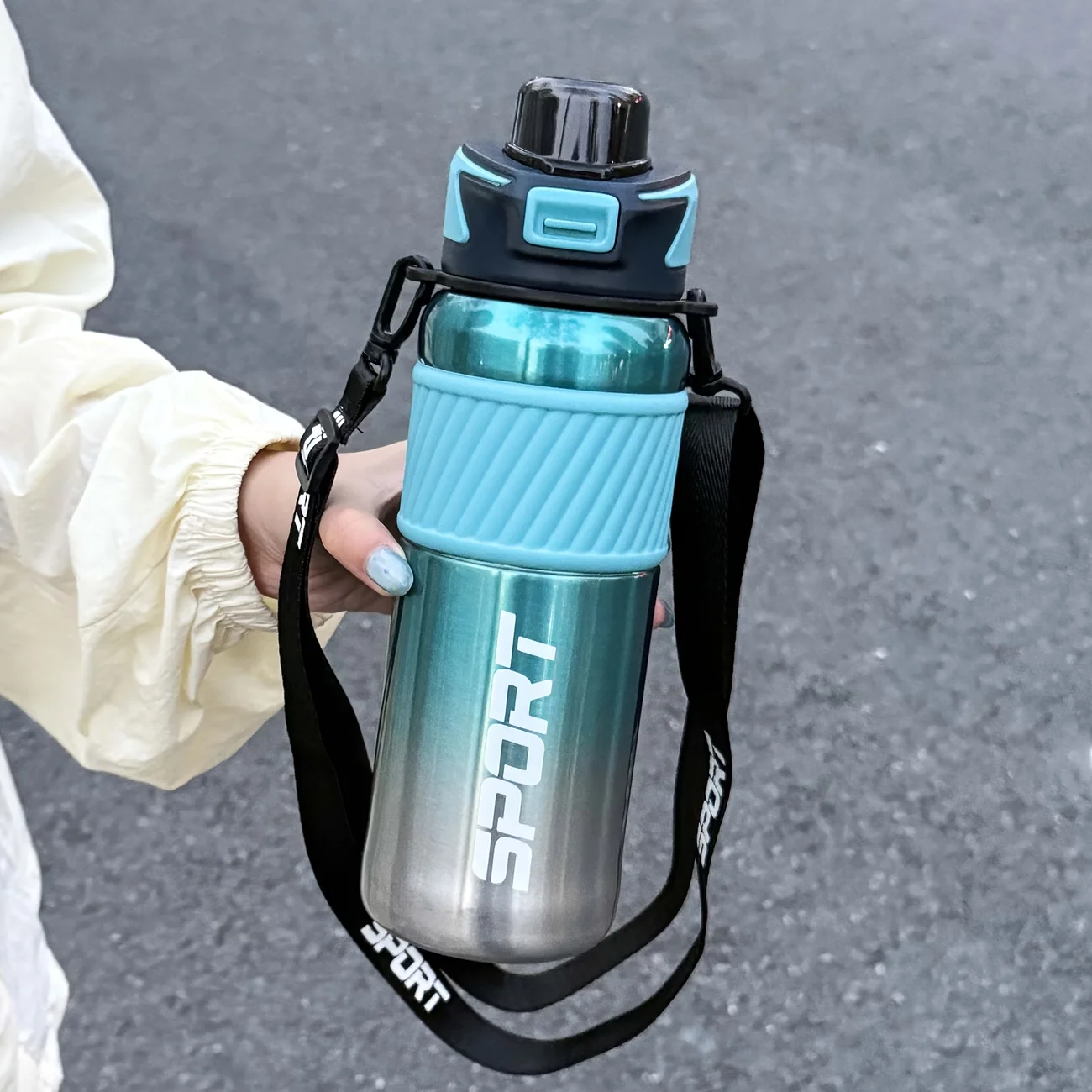 800ML  Insulated Water Bottle, Large Capacity Stainless Steel Insulated Cup with Shoulder Strap and Handle Portable Cold and Hot