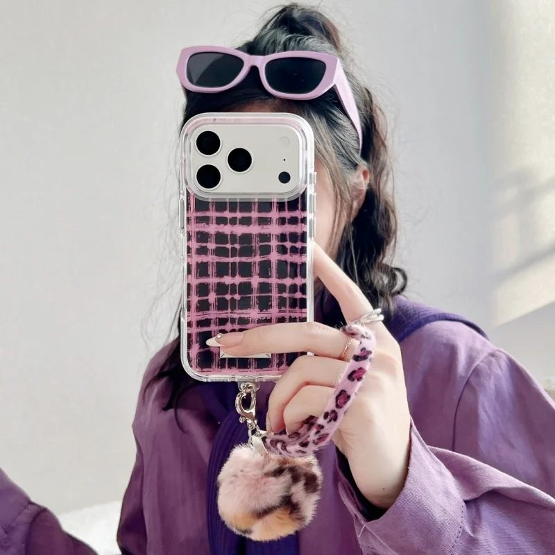 

Fashion Black Pink Plaid Pattern Phone Case For Apple iPhone 17 Pro Max 14 15 16 Pro Max Cover with Plush Ball Chain Cute Cases