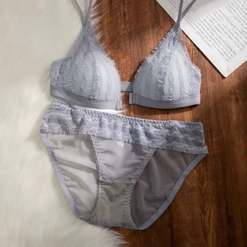 French Seamless Front-Closure Lingerie Set, Triangle Cup Thin Style, Small Bust Lift & Support, V-Neck Sexy Lace Backless Bra &