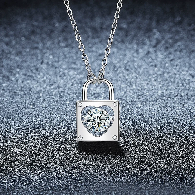 

S925 sterling silver women's necklace gold-plated moissanite heart-shaped lock popular fashion jewelry party accessories