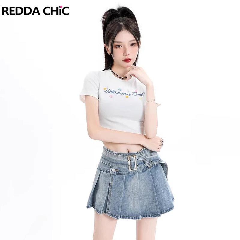 

Джинсовая плиссированная юбка REDDACHiC с поясом, модная джинсовая мини-юбка с низкой талией, синяя, на пуговицах, с разрезом, повседневная женская летняя одежда