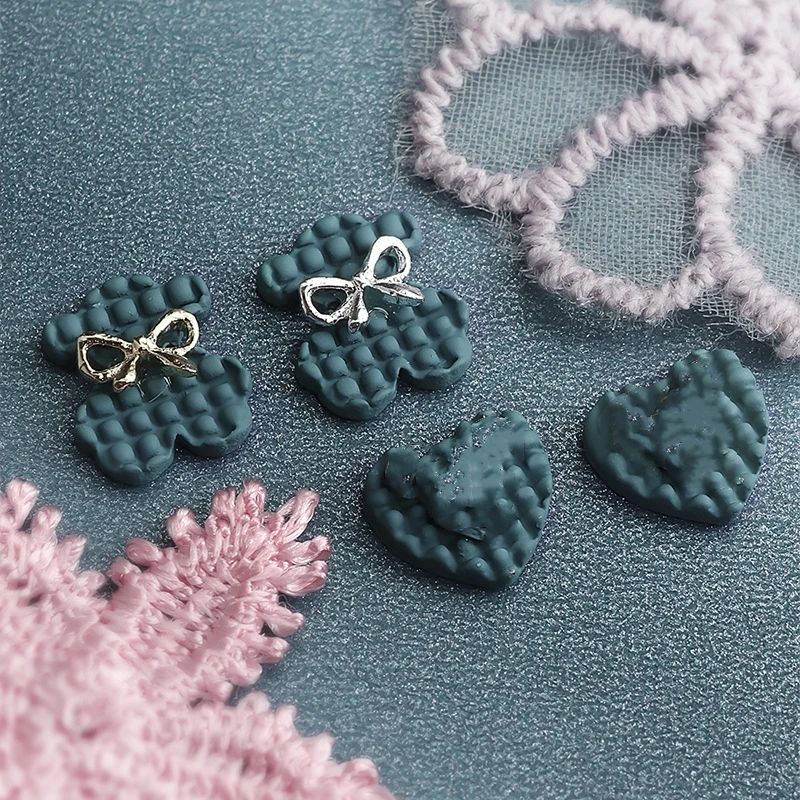 10pcs Nail Art Alloy Spray Painted Accessories Jewelry Bow Tie Teddy Bear Love Charms For Nails DIY Japanese Nail Art Decoration - Image 2