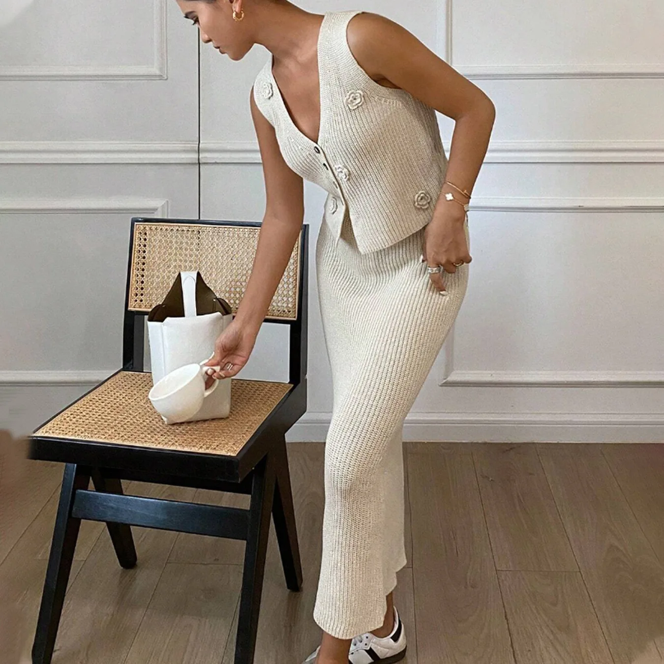 2025 Zomer Vrouwen Lange Rok Pak Mode Versieren Bloemen V-hals Vest Top Pakket Hippe Rok Set Elegante Gebreide Outfit 2-delige Set