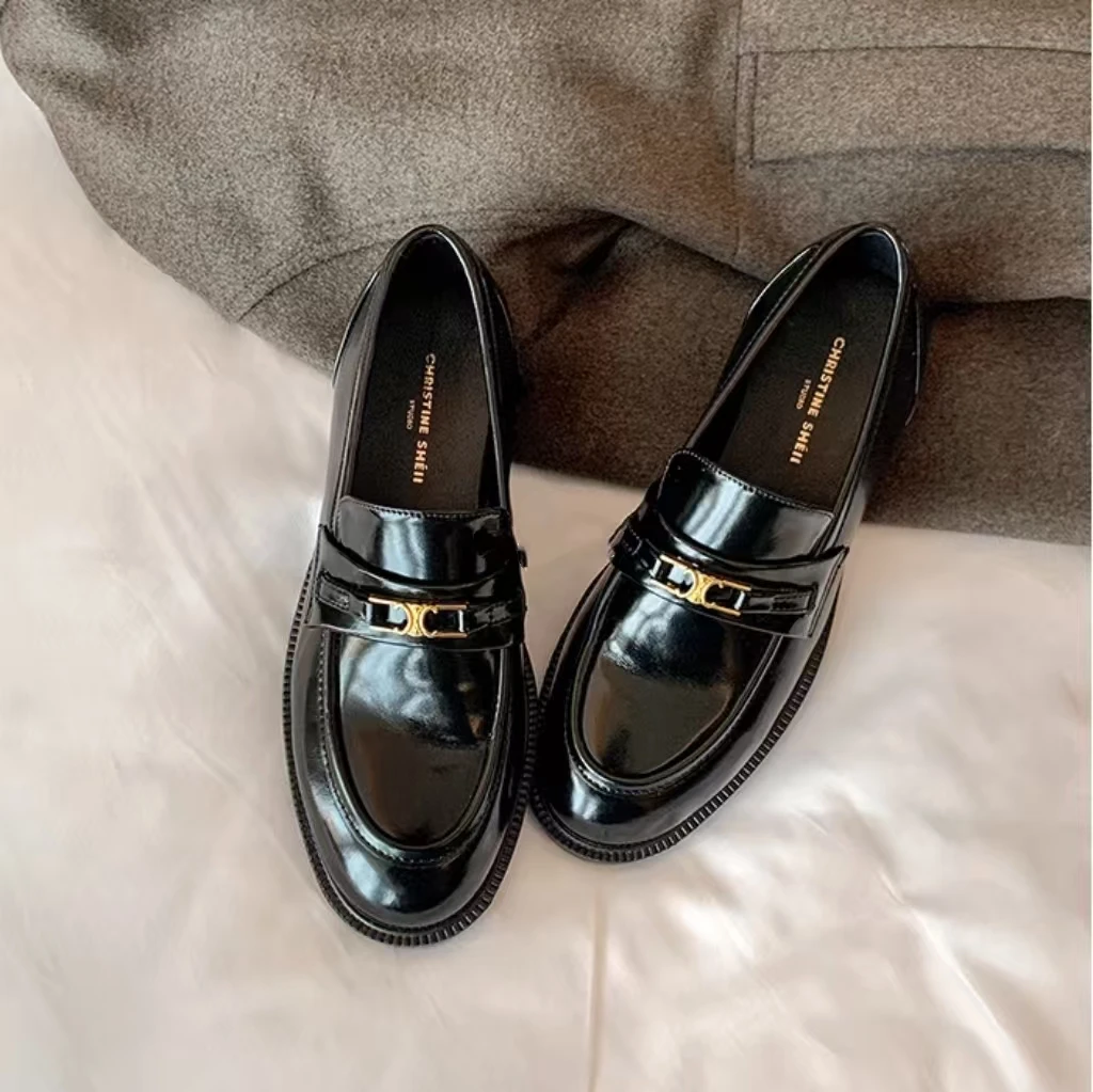 

Spring New Women's Genuine Leather Shoes British Style Black Casual Shoes Banquet Office Wear Stylish Metal Design Loafers