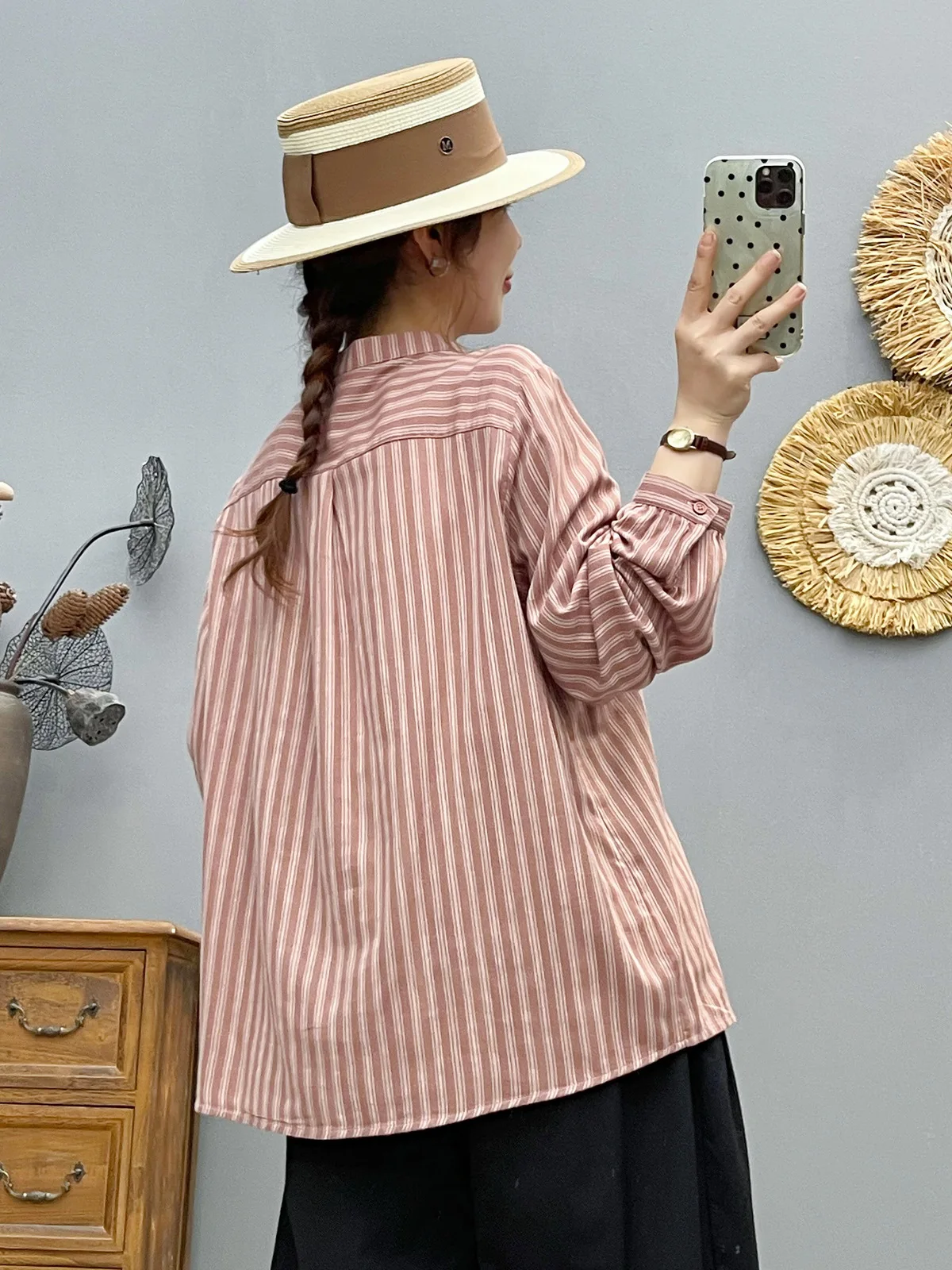 جديد 2025 الخريف غزل القطن قميص طويل الأكمام ، المرأة الوقوف جيب مخطط ، موري فتاة موضة بلوزة فضفاضة غير رسمية T59918CC