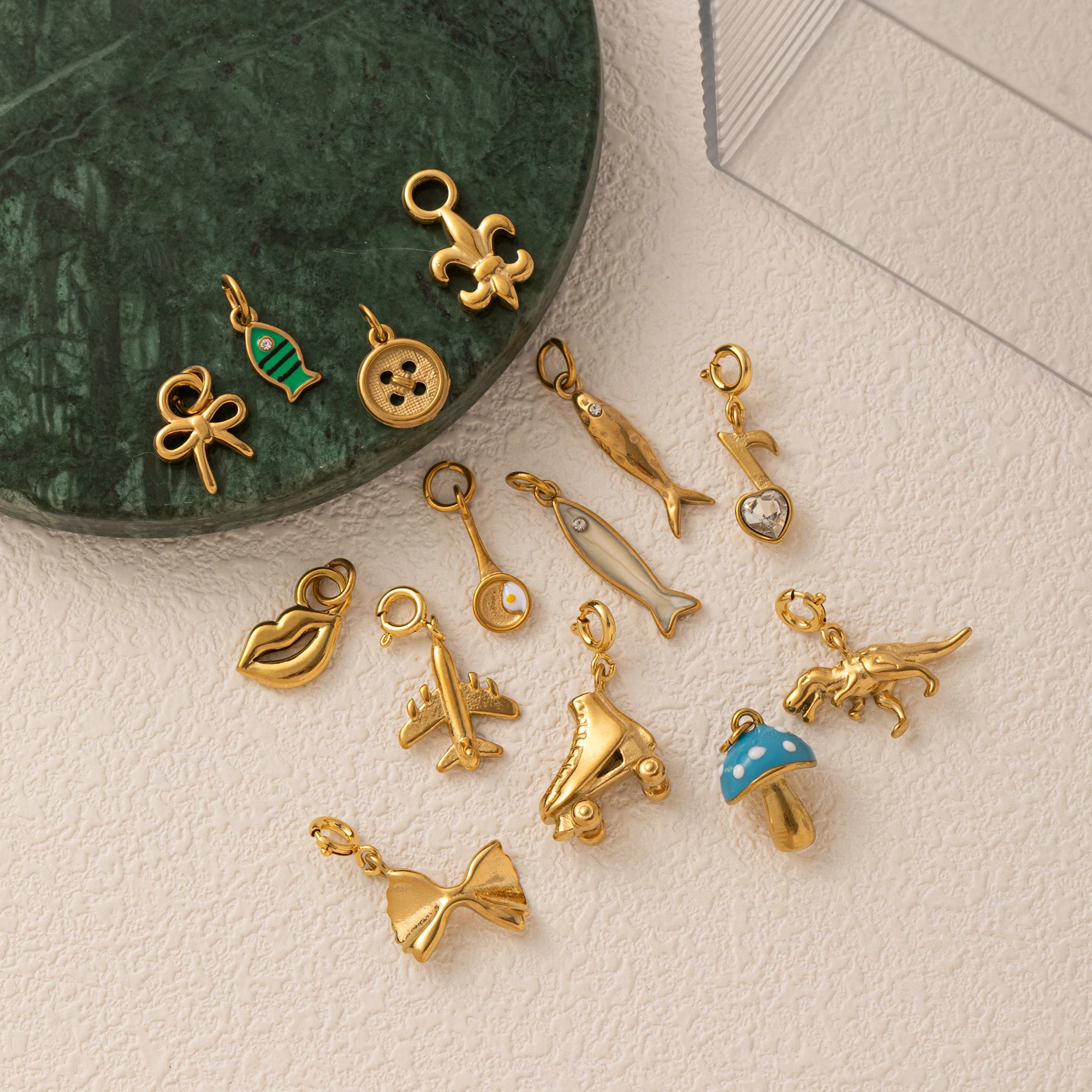 

18K gold-plated stainless steel pendant accessory, cute DIY necklace accessory to give as a birthday gift to girlfriend