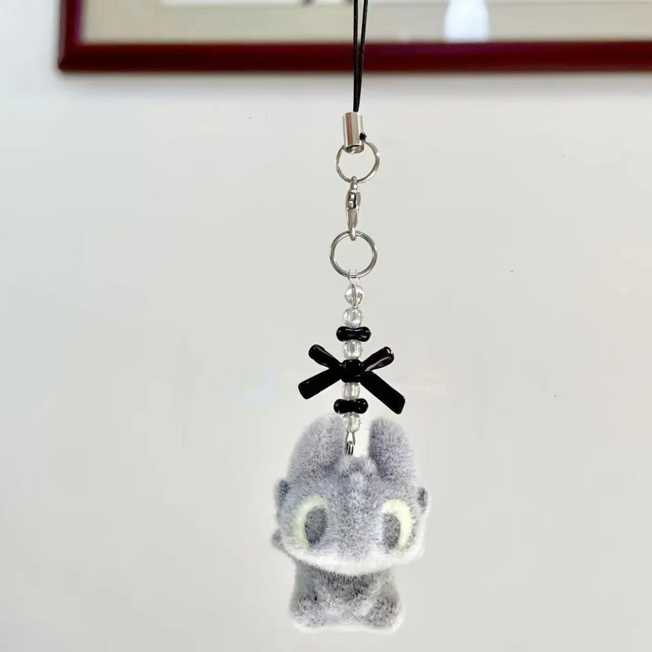 かわいい漫画風女性用白黒ダブル邪悪な歯のないキーホルダーペンダント、学生用スクールバッグ、携帯電話キーホルダー、ジュエリー