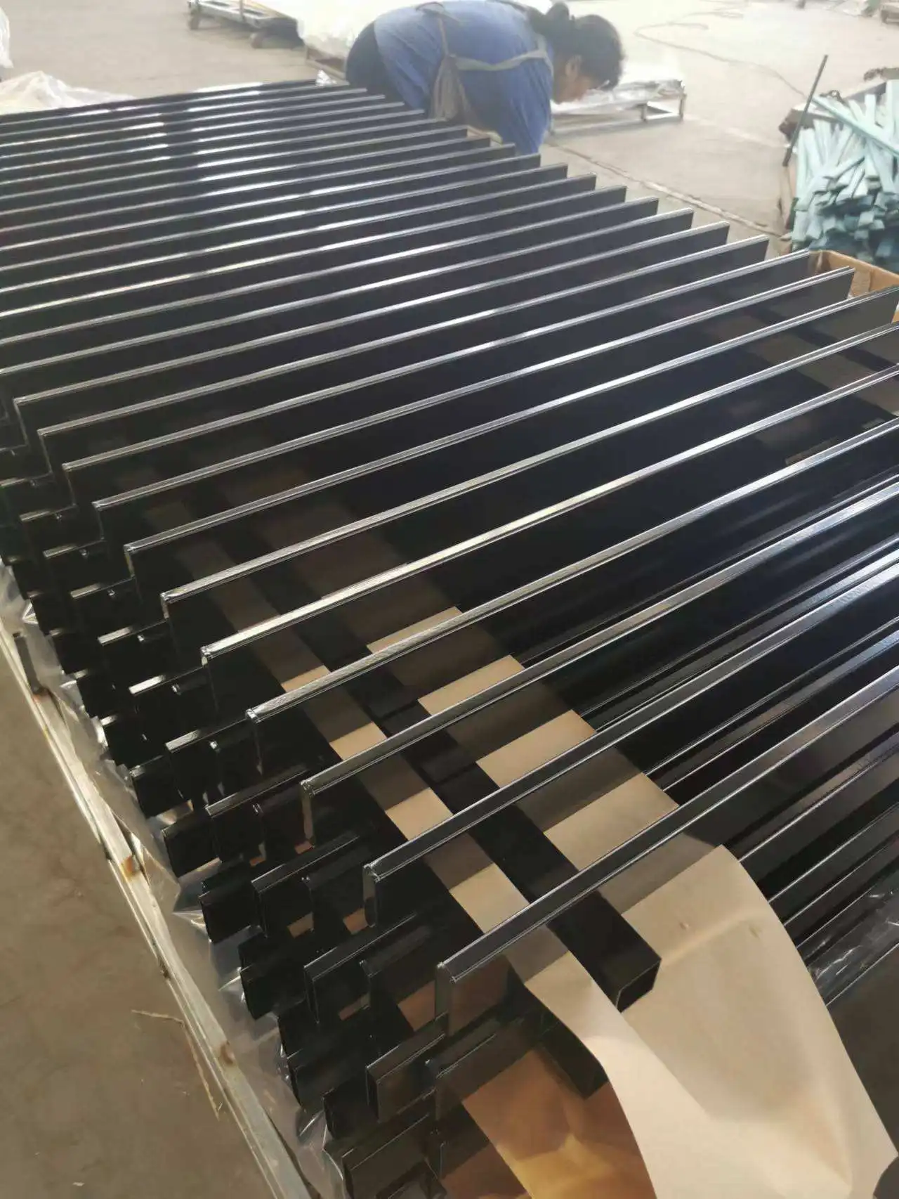 Customization Factory Directed Sale House Gates Garden Gates Steel Iron Fence Gate Zink Steel Powder Coating Driveway Gate