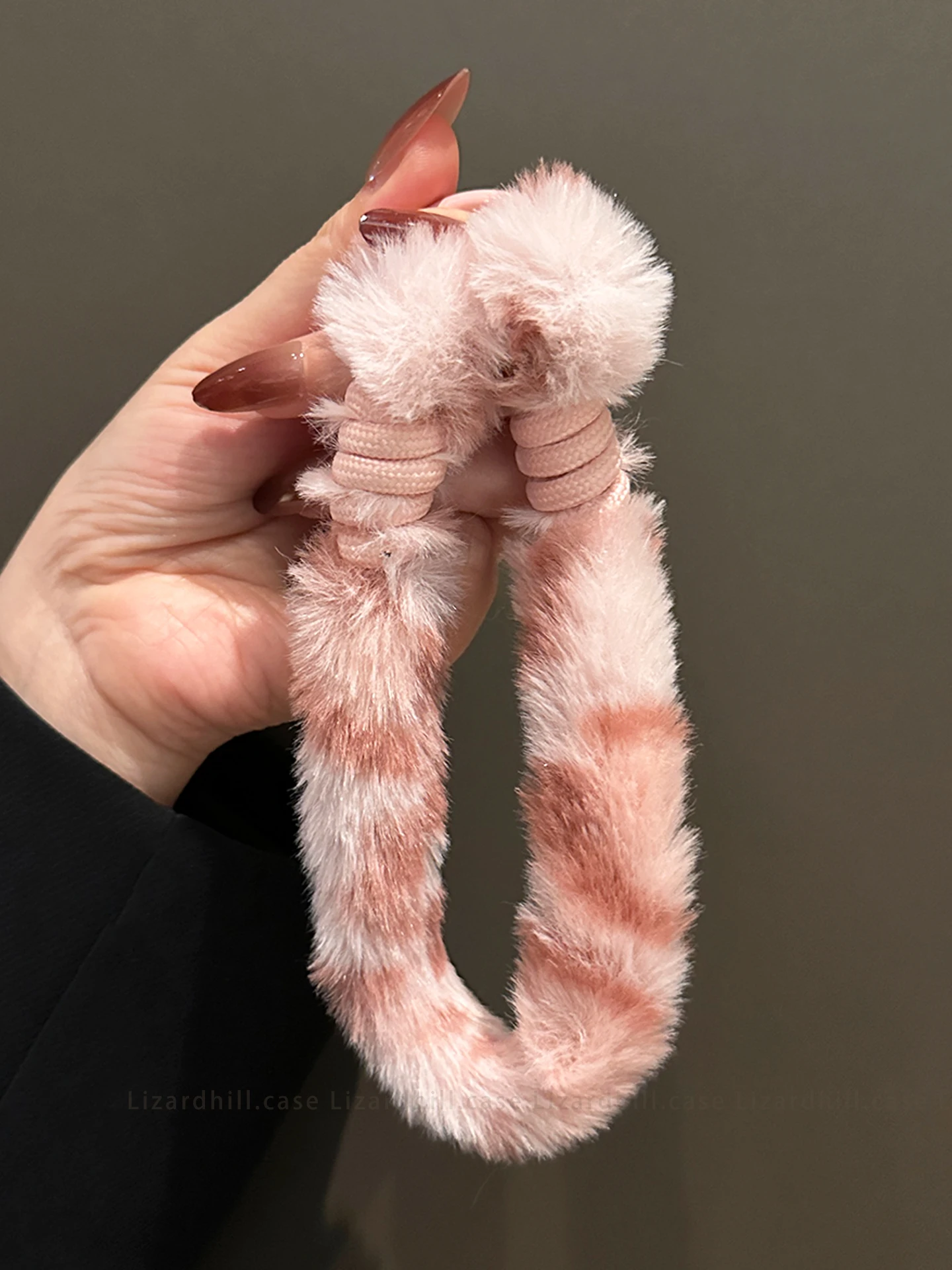 

Осенне-зимний плюшевый ремешок с сексуальными аксессуарами для мобильных телефонов с леопардовым принтом, аксессуары для ключей, модный анти-потерянный ключ