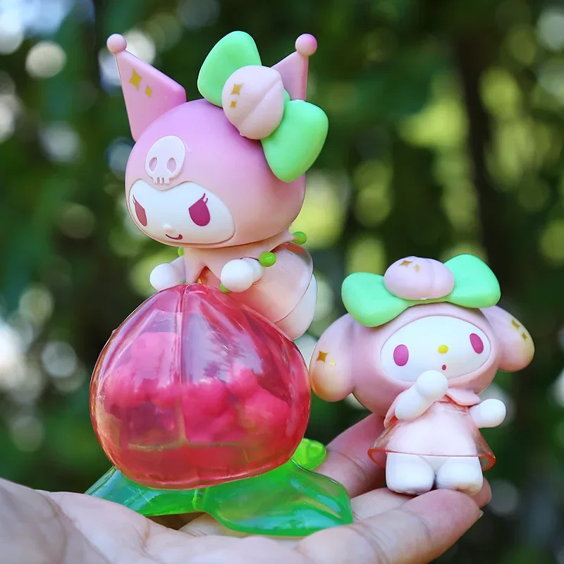 

MINISO 7pcs/set Sanrio Ornaments Peach Series Figures, Kuromi Melody Hello Kitty Blind Box Cute Dolls Desktop Decorations