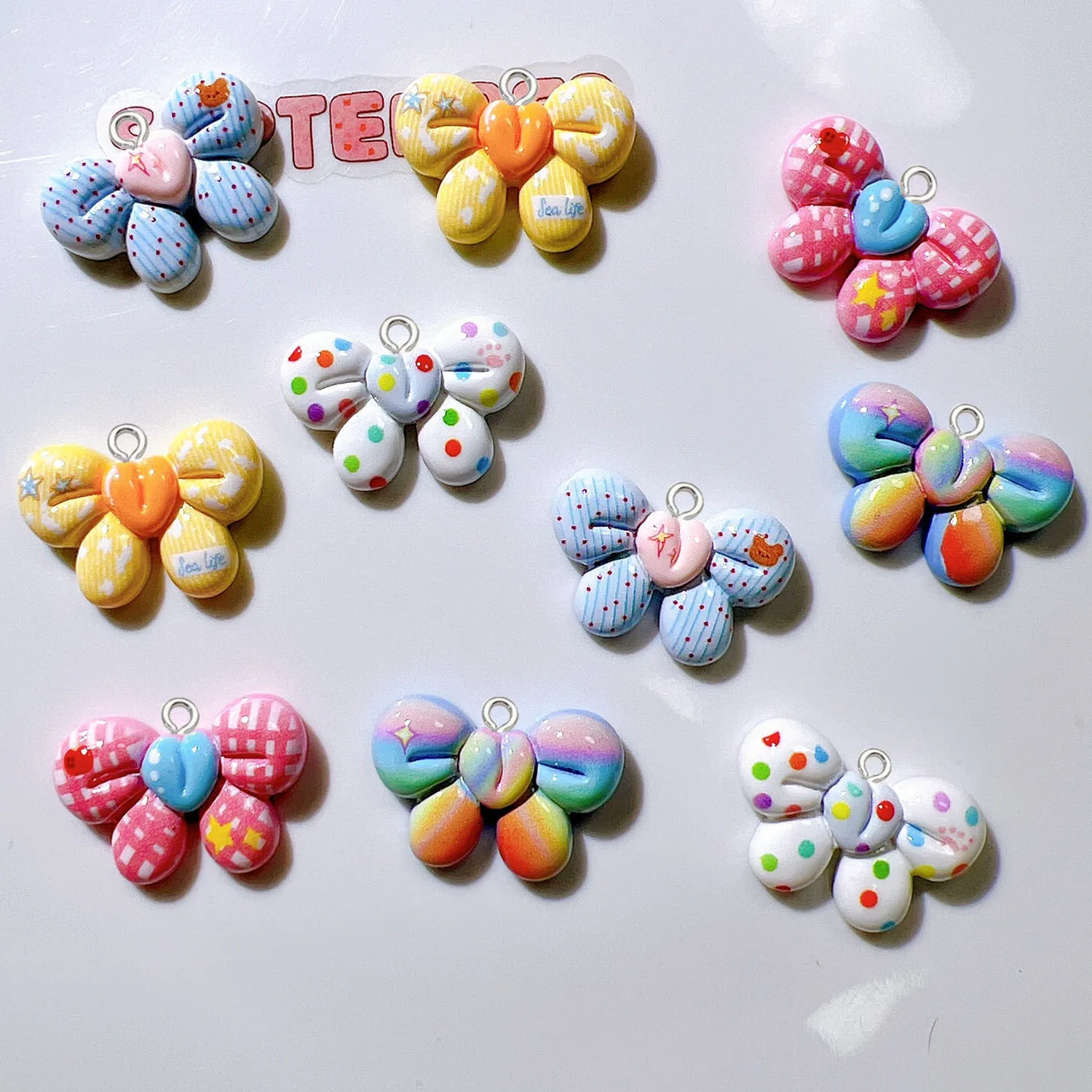 10 قطع من قلادة الراتنج الملونة على شكل فيونكة إكسسوارات مجوهرات مصنوعة يدويًا لصنع الأقراط والأساور وسلاسل المفاتيح والحقائب والقلادة