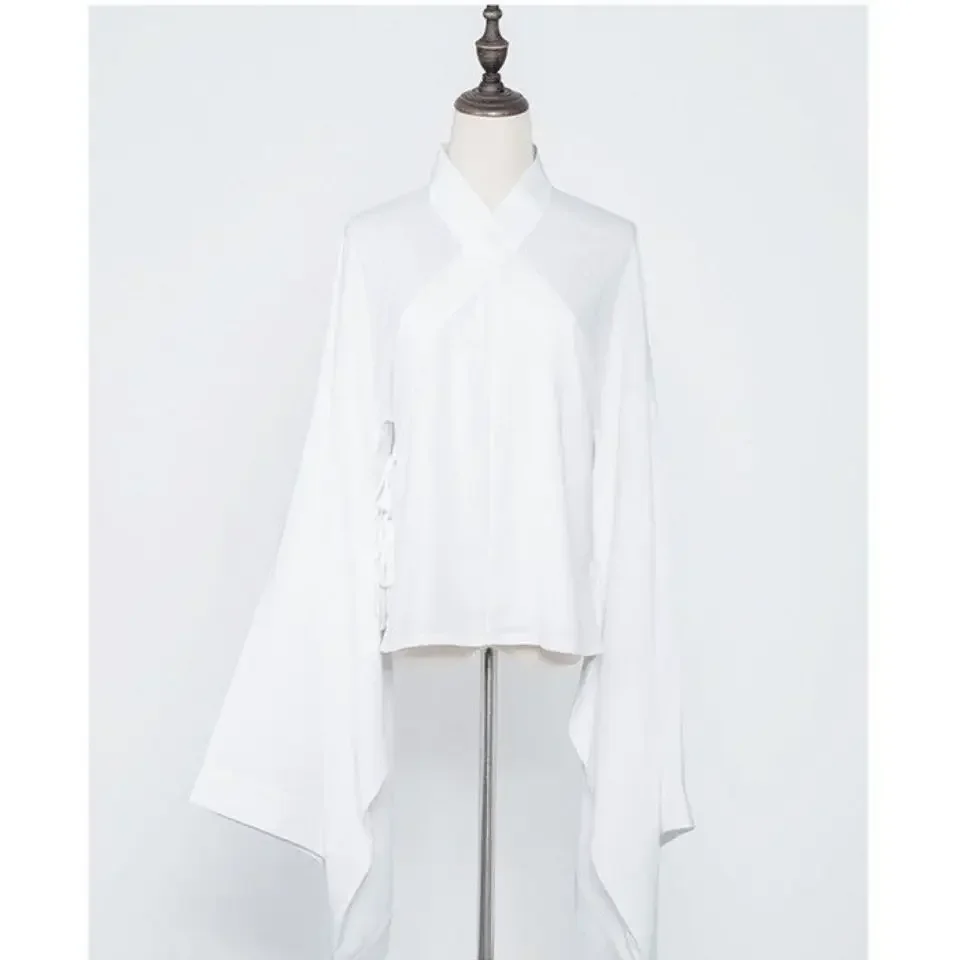 伝統的な中国の漢服、女性と男性のための白と黒の上着、スカート、下着