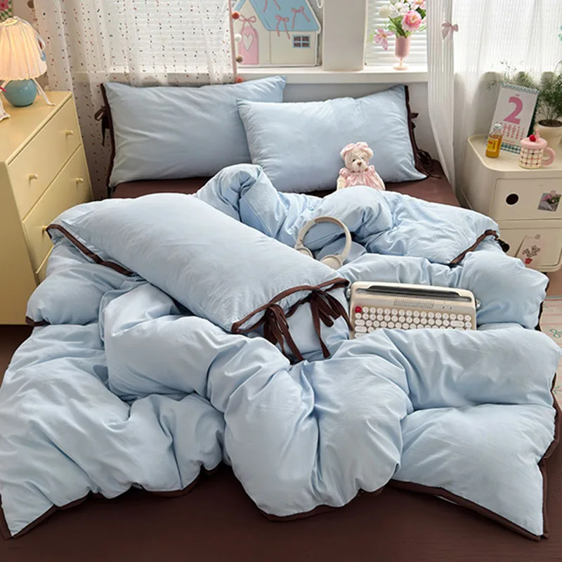 Korean Two-Tone Soft Bedding Set with Strap Simple Contrast Comforter Sets for Four Seasons Single Size Skin-Friendly Bed Decor