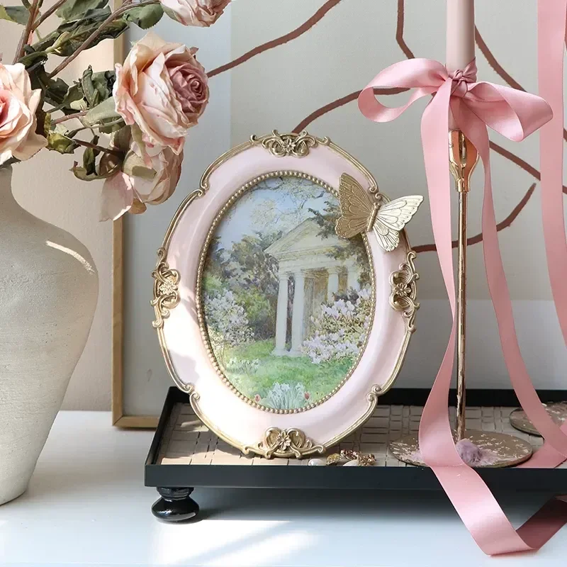 French Retro 7 Inch Photo Frame Tabletop Display High End Light Luxury Oil Painting Style Butterfly Ornament American Wall