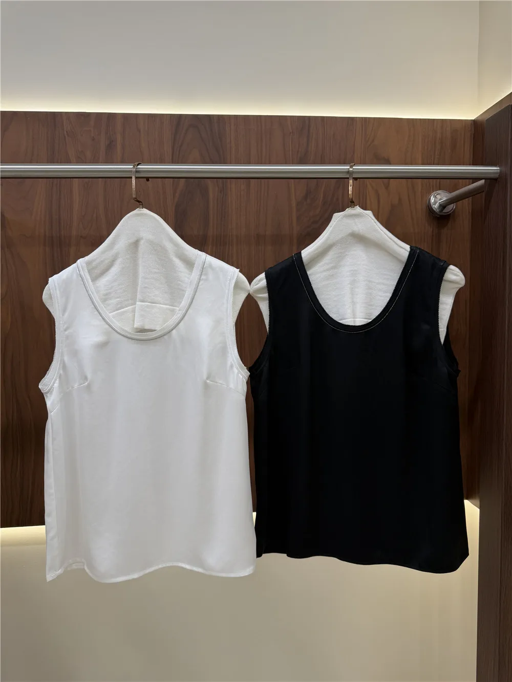 Ladies Tank Top Round-Neck Beaded Chain Versatile Loose Sleeveless Vest