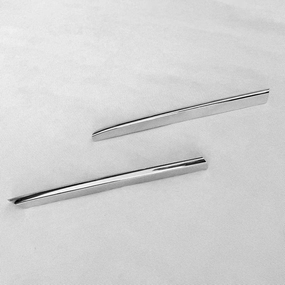 صب الكسوة العلوية من الكروم الفضي لملحقات تويوتا جراند هايلاندر 2024-2026