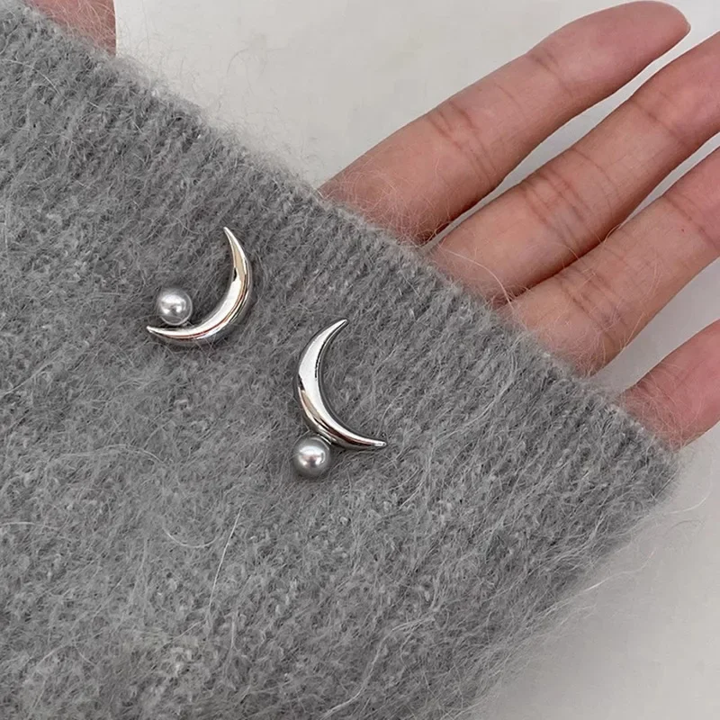 Cute Asymmetric Moon Imitation Pearl Stud Earrings for Fashion Women Fine Jewelry Minimalist Accessories