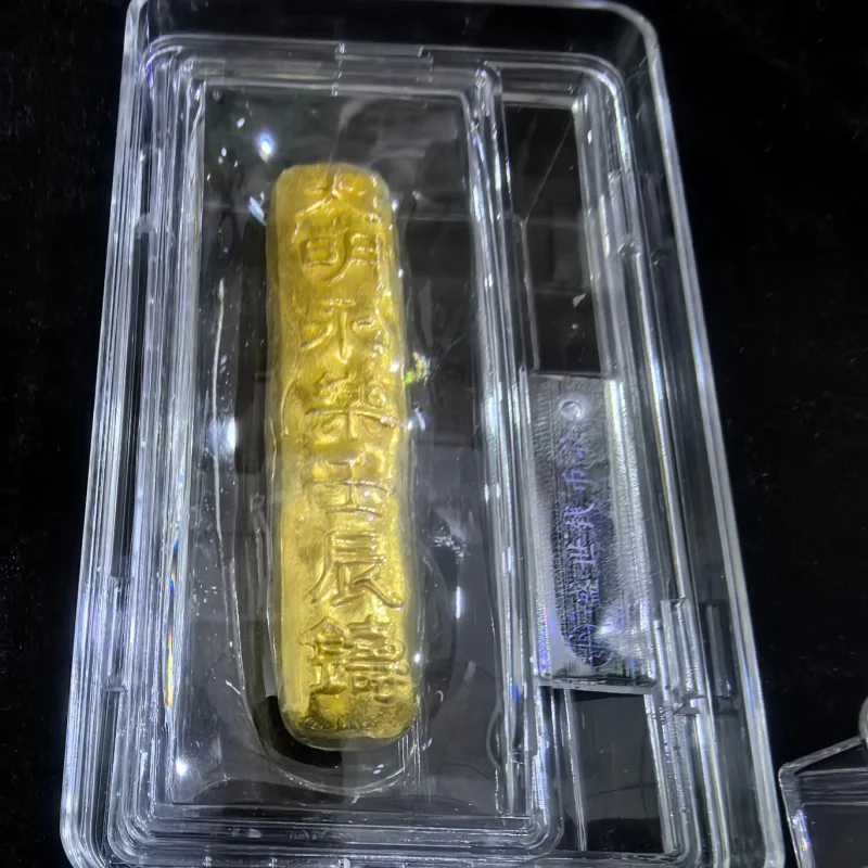 Gold bars, gold coins, gold ingots, gold bricks, gold coins, and brass handles are all genuine solid gold