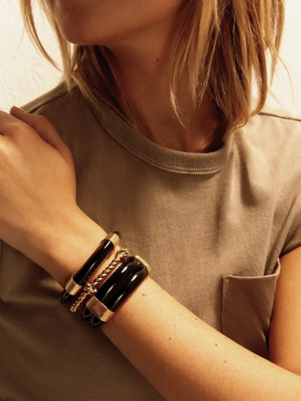 

French Retro Design Color Contrast Enamel Stack Wear Open Bracelet Light Luxury Wide Suitable For Women To Wear Accessories