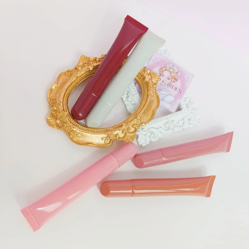 기울어 진 다채로운 립글로스 튜브 20pcs 10ml 디스펜서 립글레이즈 파운데이션 아이 크림 세럼 빅 네임 같은 스타일