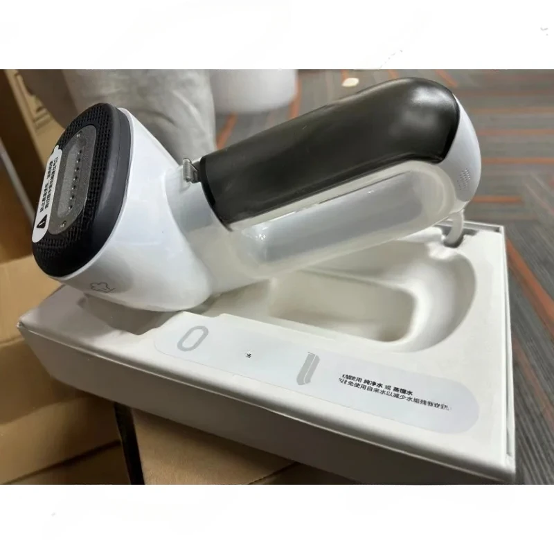 Handheld Vacuum Steamer Steam Iron With Powerful Suction For Fast Wrinkle Removal