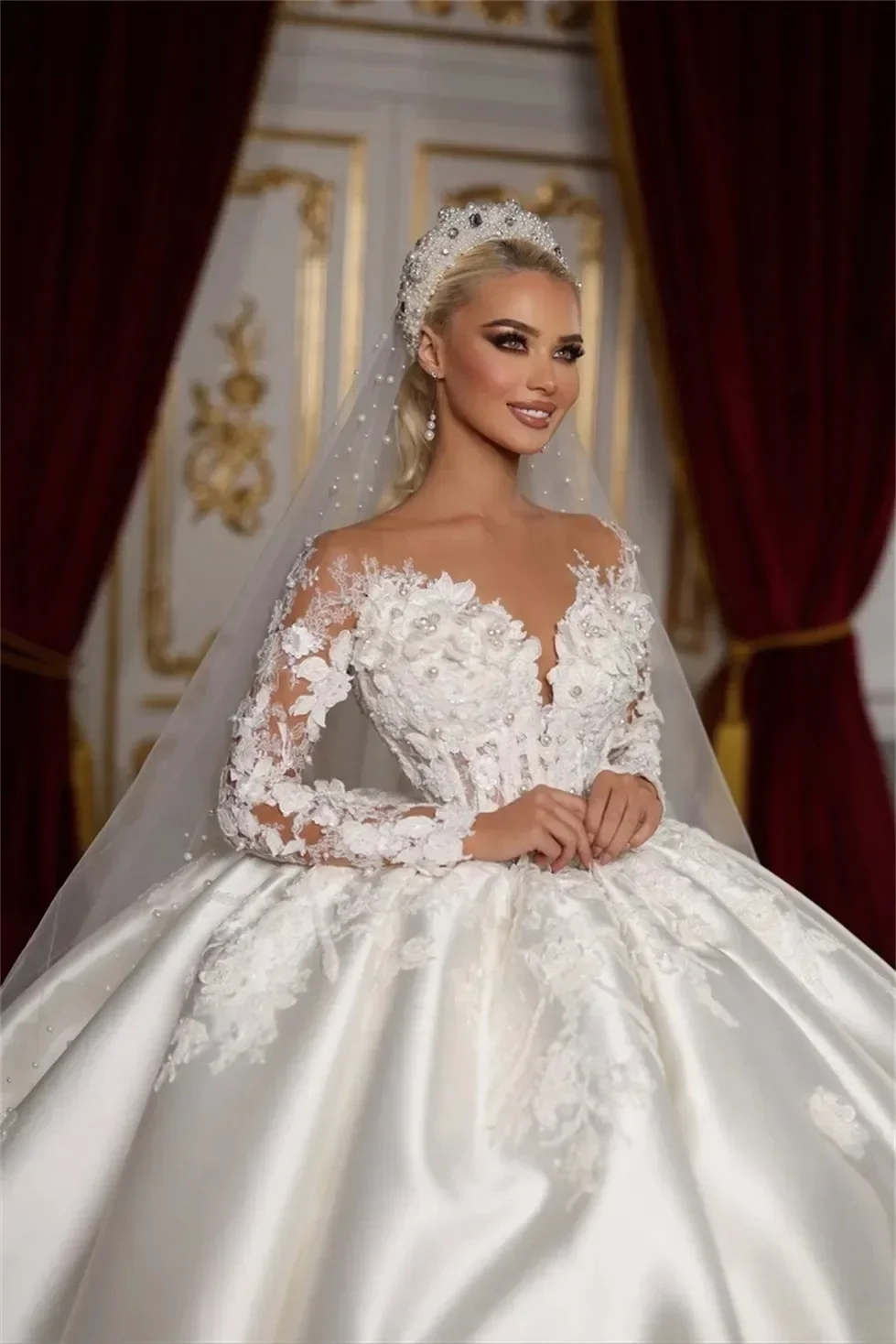 Personalizado sheer neck apliques pérolas vestido de baile vestidos de casamento trem varredura igreja dubai árabe mangas compridas vestido de noiva