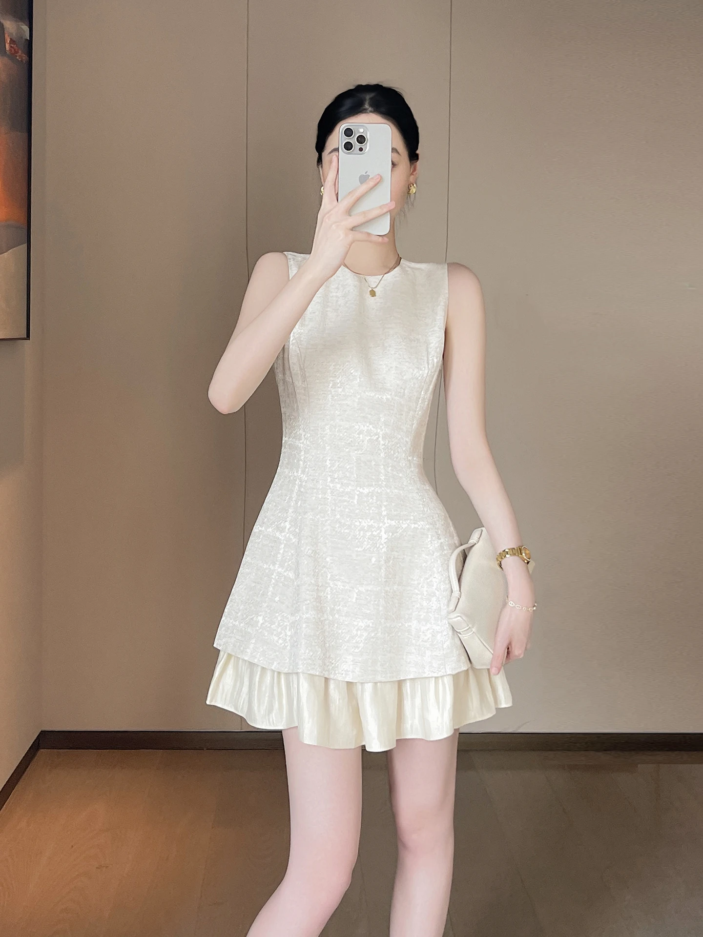 

PINKEENSTUDIO Летнее женское платье А-силуэта без рукавов 2026 года с завышенной талией, легкое, роскошное, с эффектом похудения, короткое, с вставками