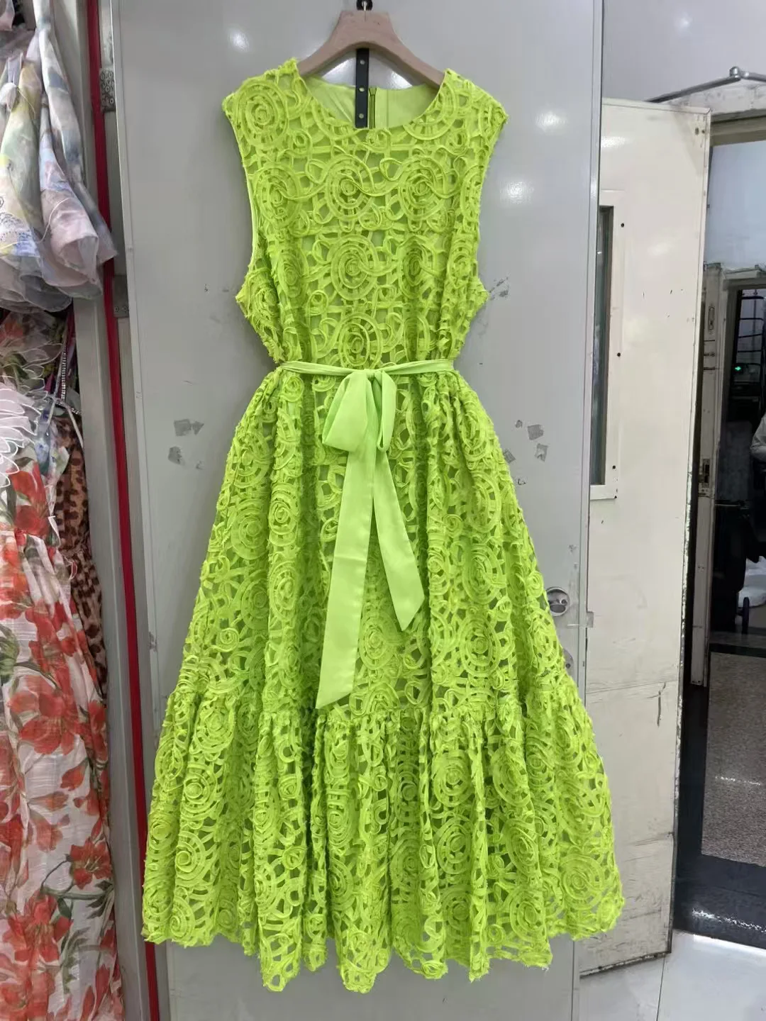 2025 printemps et été nouveau col rond gilet robe fleur robe longue ample robe décontractée avec ceinture-GZDL078