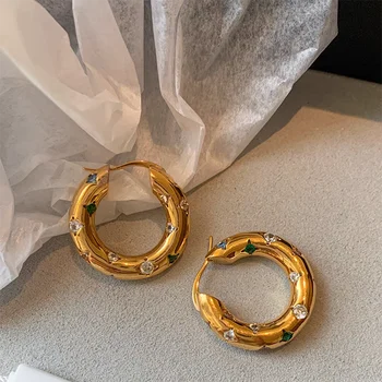 Edelstahl vergoldete Ohrschnalle Creolen für Frauen Klarer grüner Zirkon Kristall Runder Kreis Huggie Ohrring Schmuck