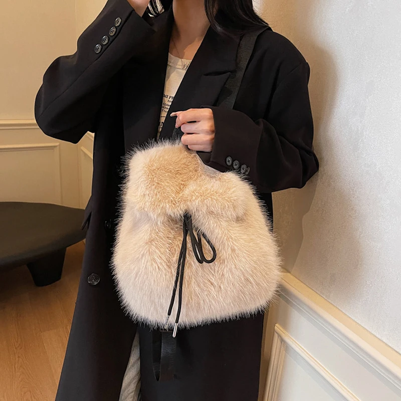 Winter Soft Plush Ladies Schoolbag Solid Color Female Furry Shoulder Bags Handbags Fashion Luxury Fake Fur Women's Backpack