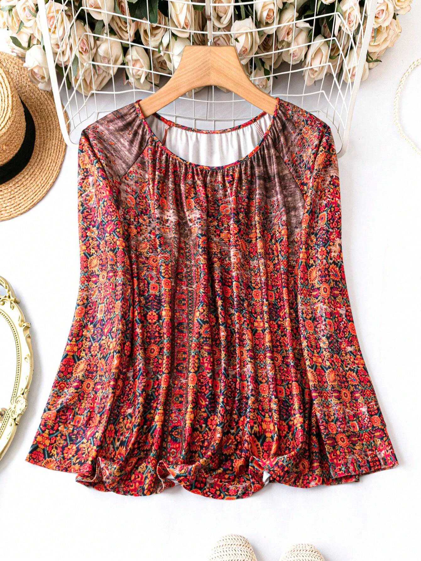 

Plus - Size Women's Clothing: Red Floral Elegant Retro Print Round - Neck Long - Sleeve Top