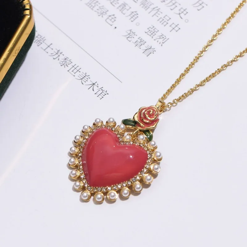 

New Pink Rose Love Pendant Glass Pearl Glued Heart Shaped Dangle Necklace Niche Design Sense Temperament Women Trend Accessories