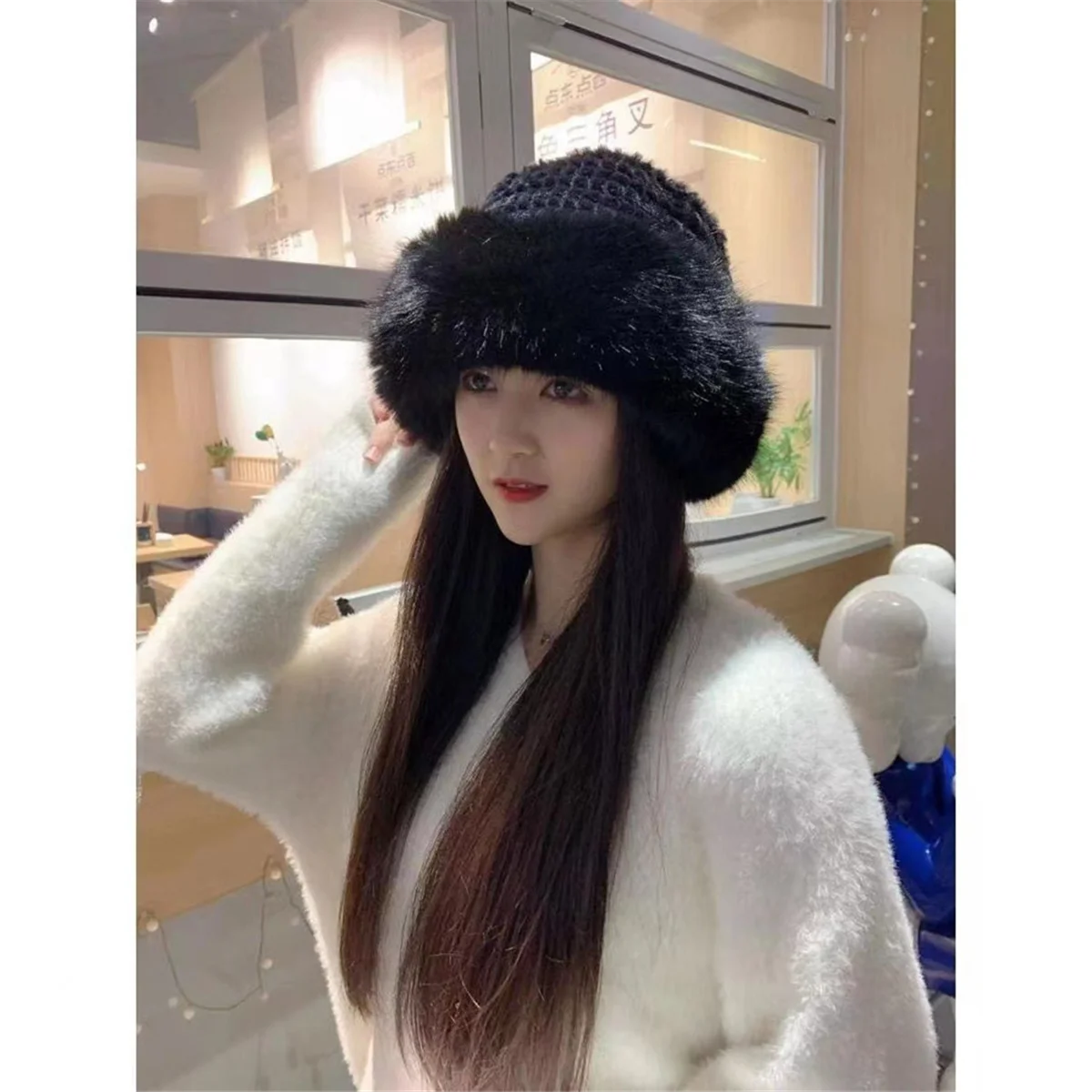 Winter Faux Fur Bucket Hat Warm, Plush Protection From Cold Fashionable Winter Hat for Women Winter Cap-Black