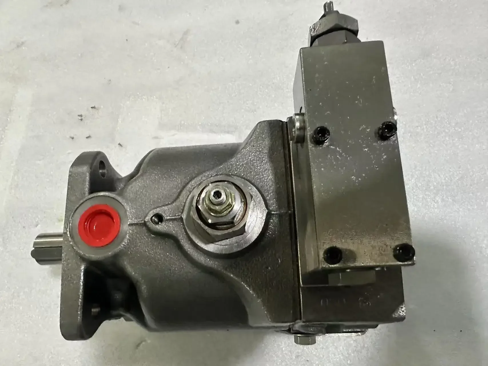 ปั๊มไฮดรอลิกแบบลูกสูบซีรีส์ PV046 PV063 PV071 PV080 PV092 PV140 PV270 PV180 รุ่น PV180R1K4T1WWLZ