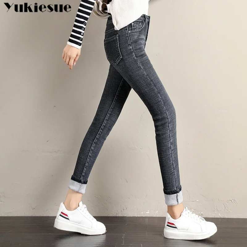 Grube Zimowe Ciepłe Obcisłe Jeansy Damskie Damskie Jeansy z Wysokim Stanem Aksamitne Denimowe Spodnie Damskie Streetwear Elastyczne Spodnie Ubrania