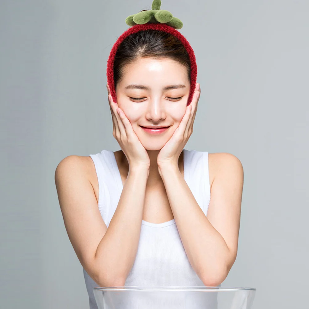 

2Pcs Strawberry Headband Leaf Style Hair Band for Face Washing Makeup Skincare Spa Headband Wrist Sweatbands for Women
