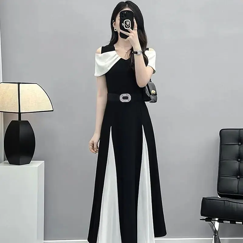 French Style Long Party Dress 2024 New Women\'s Casual Commuting High-end And Elegant Blocking Colour Matching Off Shoulder Skirt