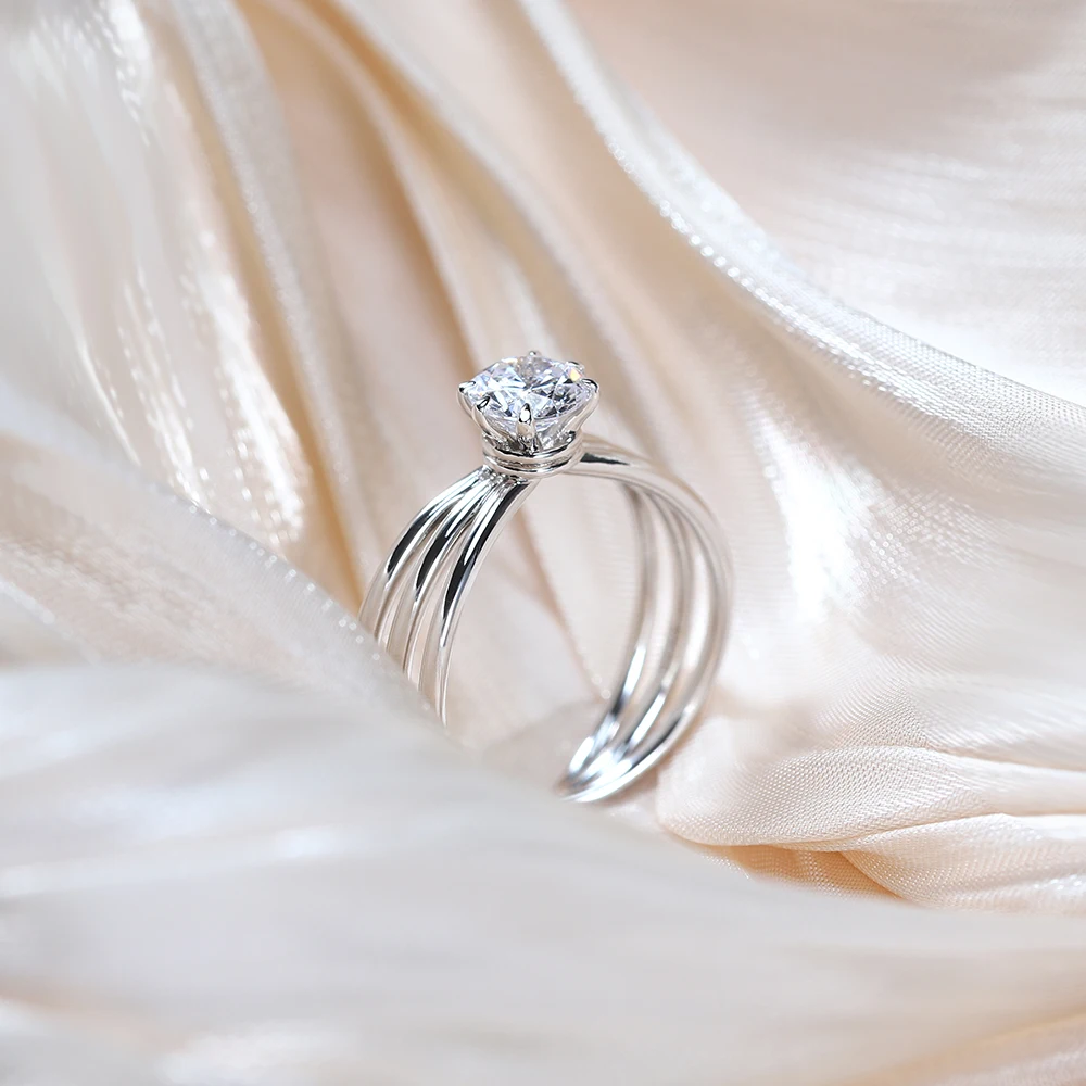 

Three-legged Inlay Moissanite Women's Sterling Silver Ring