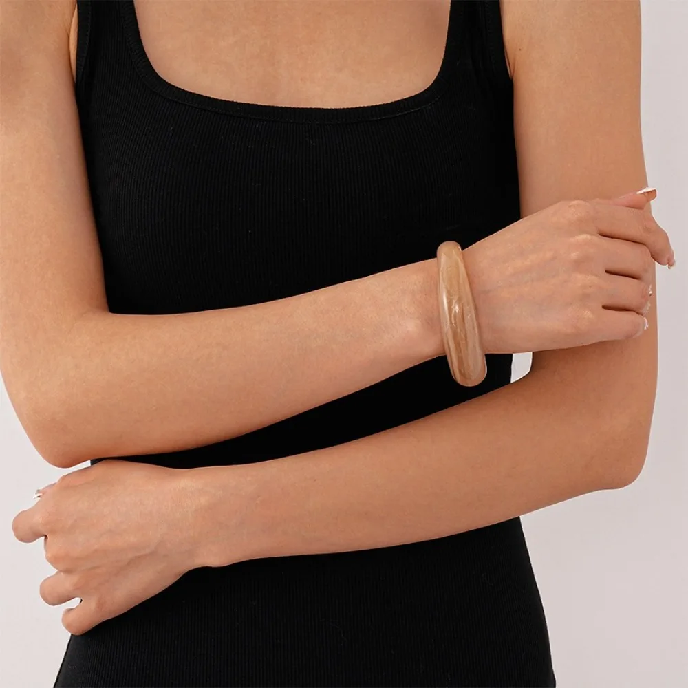 البوهيمي الاكريليك المفتوحة الإسورة أوروبا النمط الأمريكي منحني غير النظامية واسعة سوار لون الحلوى مبالغ فيها الرجعية خاتم اليد هدية