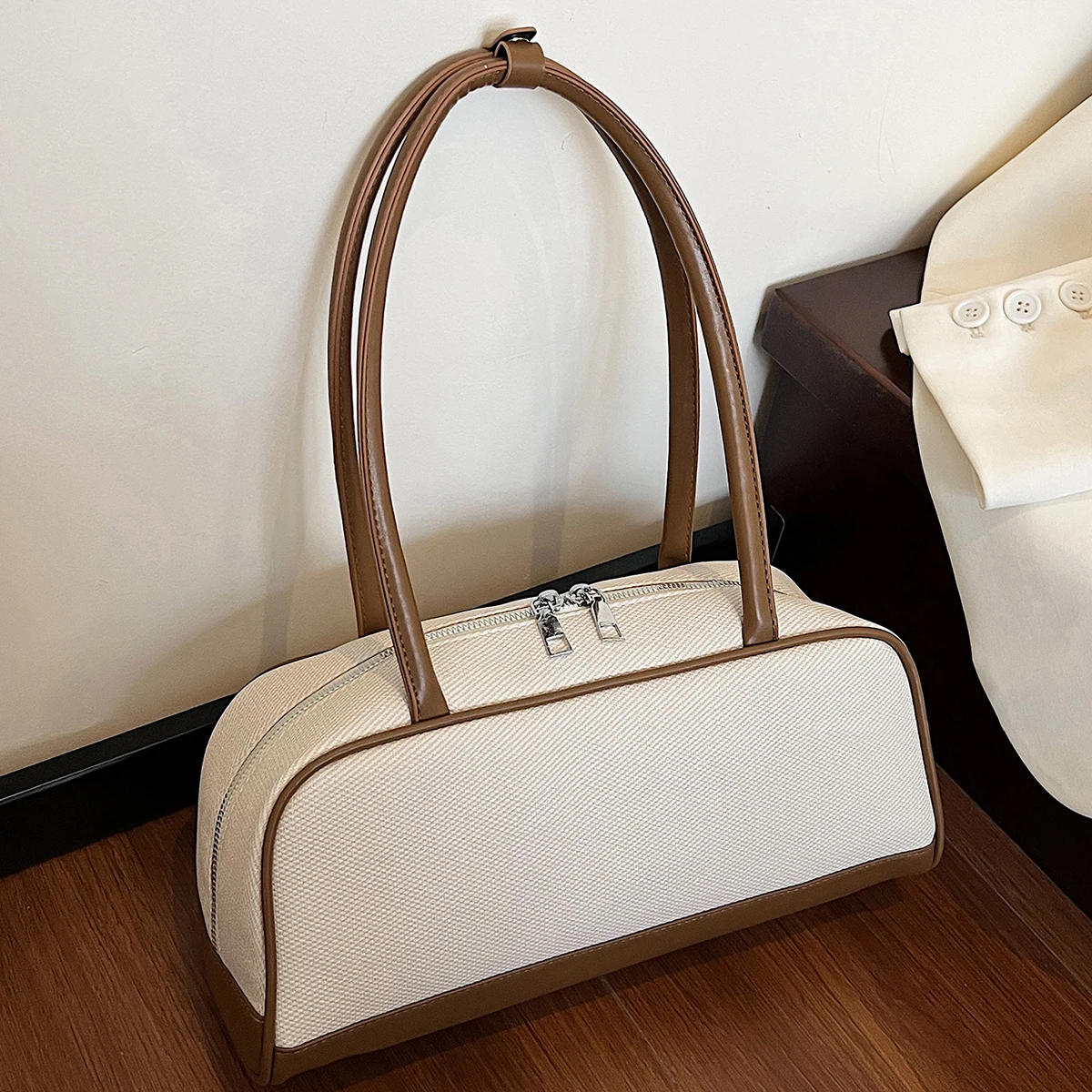 Texture Women Shoul…