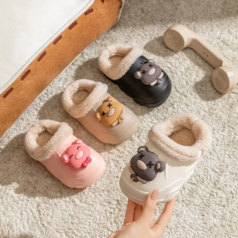 Winter children's slippers with soft sole, thickened for home use, thick sole for family use, anti slip and warm for children