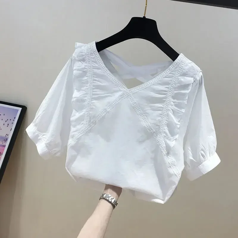 女性用半袖VネックTシャツ,透かし彫り,ホルタートップ,プリーツ,ファッショナブル,ヴィンテージ,カジュアル,夏,新品