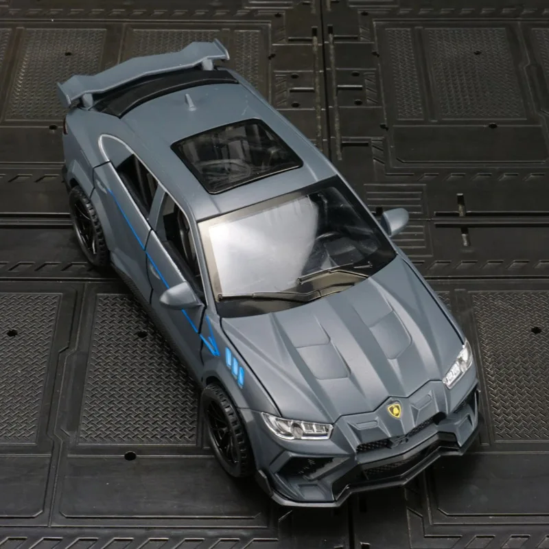 1:32 Lamborghini urus liga modelo de carro ornamento, som e luz, brinquedo de rebote de metal, porta e capô do motor, porta-malas podem ser abertas
