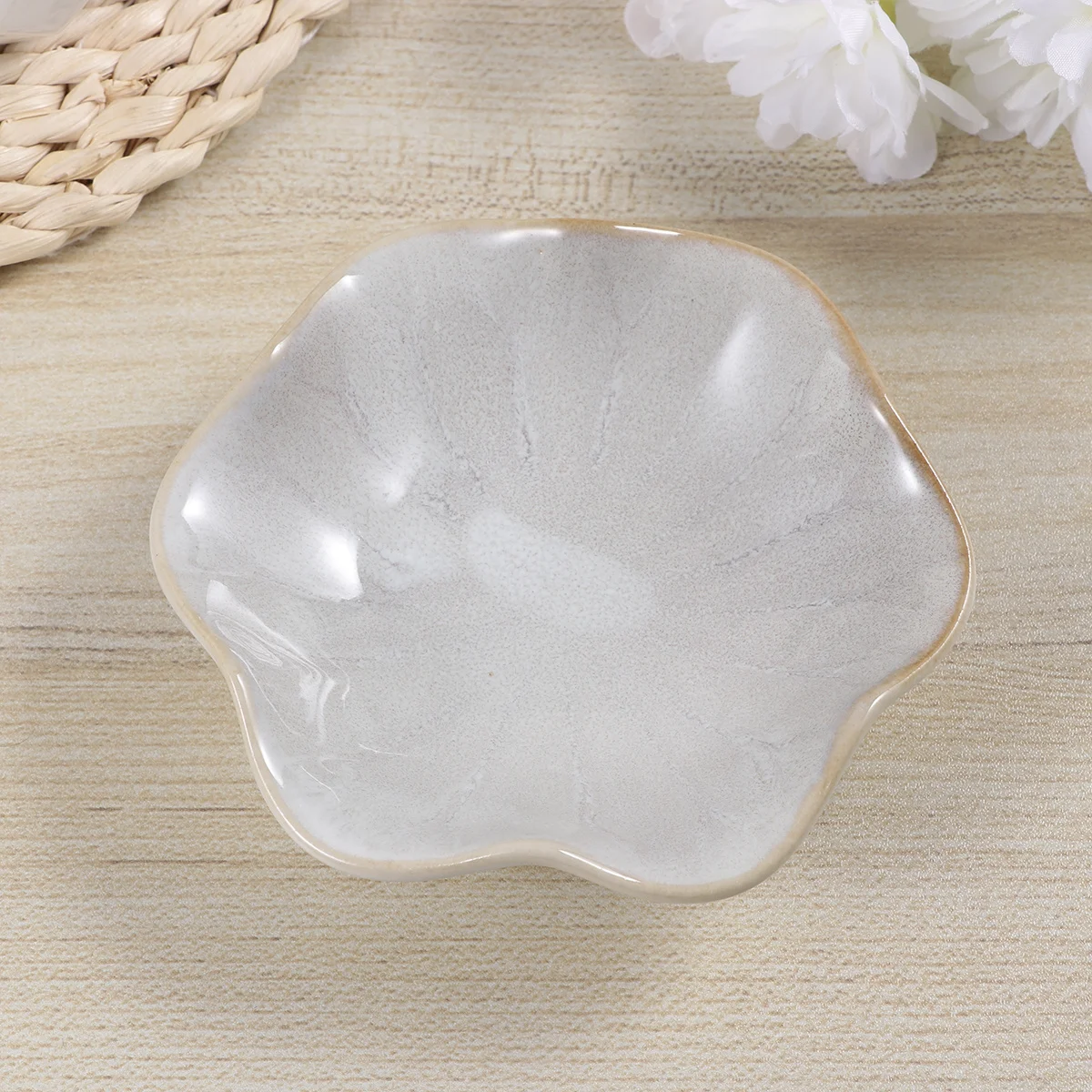 

Petal Ceramic Sauce Dish Creative Design for Dipping Condiments Ketchup Butter Chutney Olive Oil Home Restaurant Use