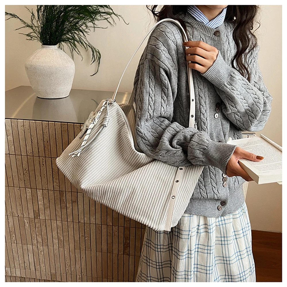 

Large Capacity Corduroy Bags Women's 2025 New Autumn Winter Casual Shoulder Bag Crossbody Bags Relaxed Fit 3D Female Tote Bag