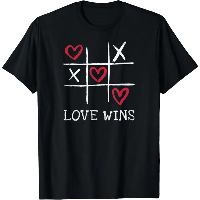 Red Heart Grid Layout Black T-Shirt Arrow Cross Pattern Print Valentine's Day Short-Sleeved Minimalist Casual Tee for Daily Wear