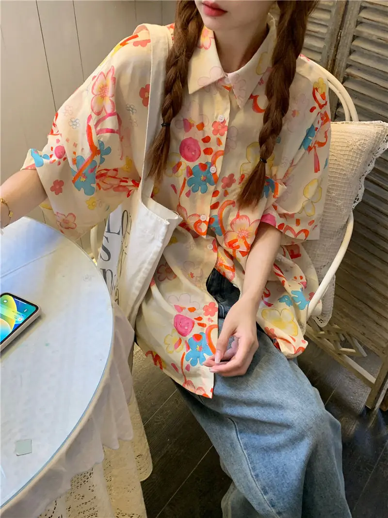 

Striped Shirts Women Oversized Fit Turn-down Collar Long Sleeve Lightweight Fabric Casual Wear for College and Streetwear Looks